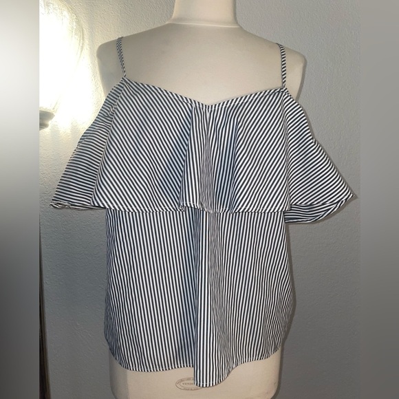 Miley & Molly off the shoulder top size XL, fits like a Large - Picture 2 of 6